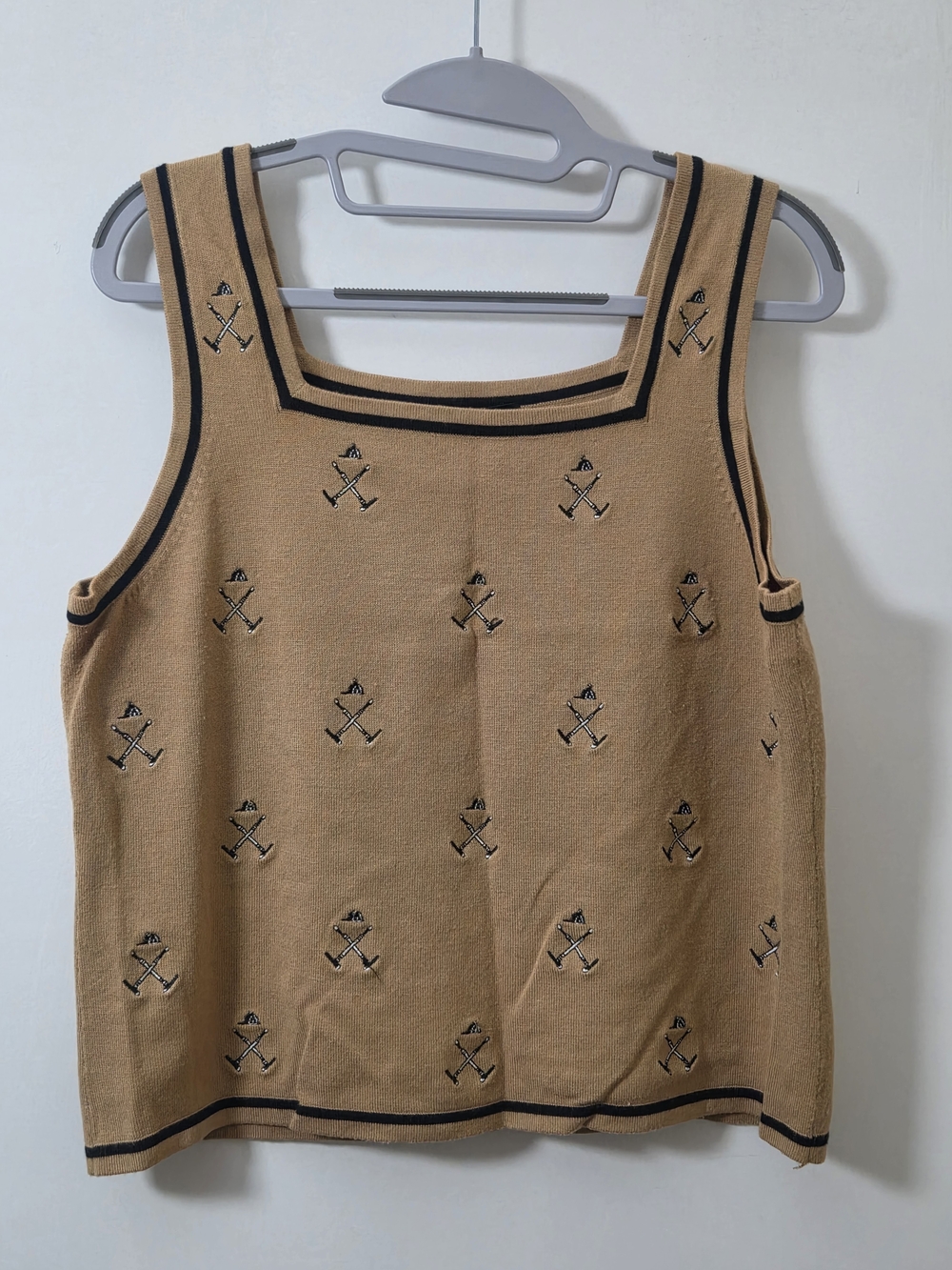 Sleeveless Camel Knit Tank with Contrast Trim